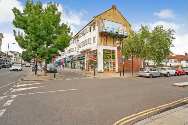 Ruislip Road East, Greenford, UB6, photo 14