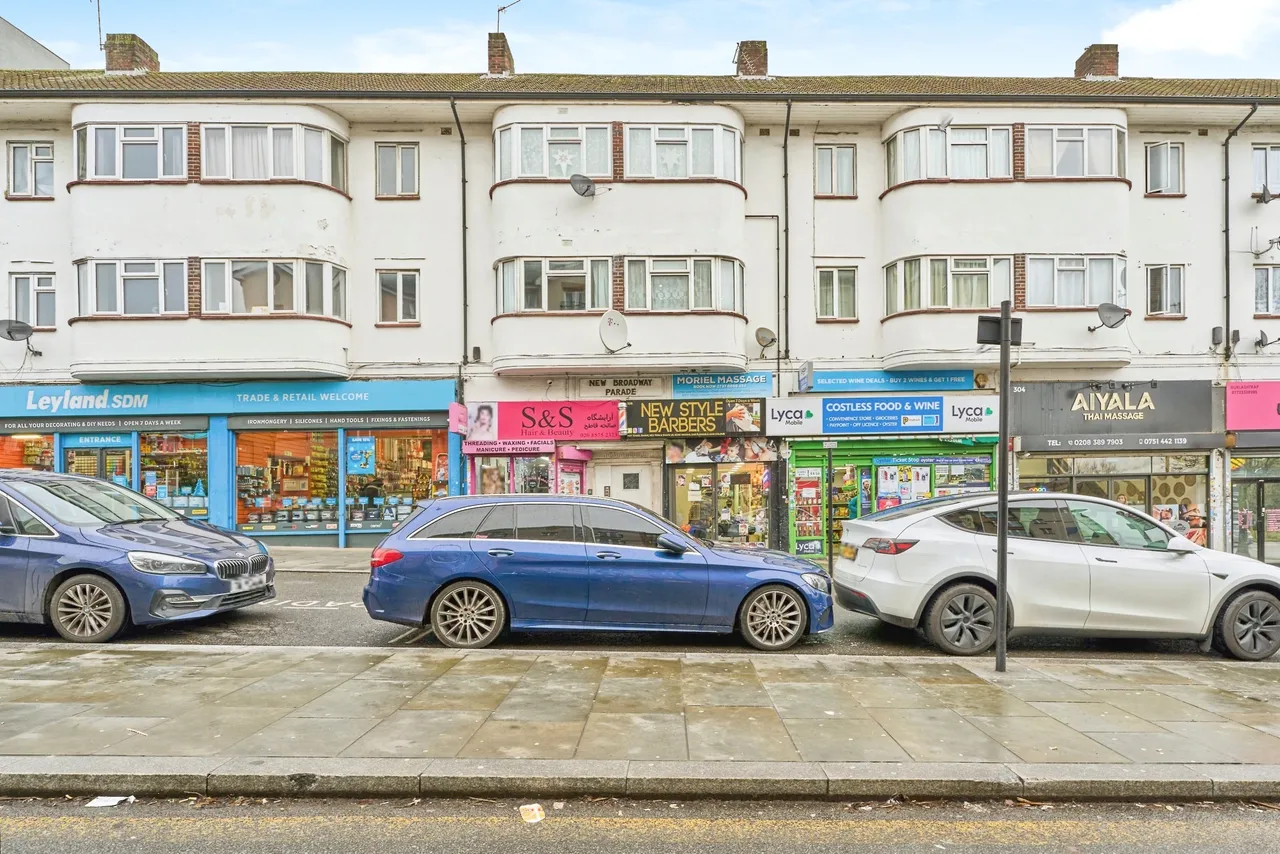 Ruislip Road East, Greenford, UB6, photo 13
