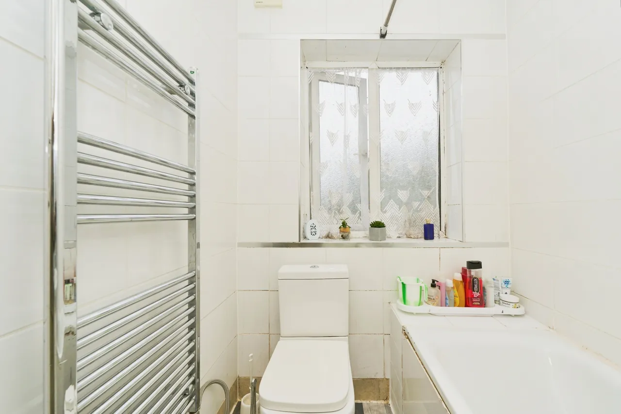 Ruislip Road East, Greenford, UB6, photo 12