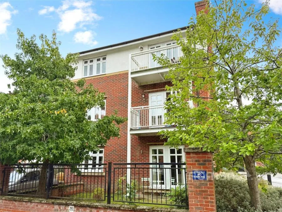 Gabriels Square, Lower Earley, RG6, photo 8