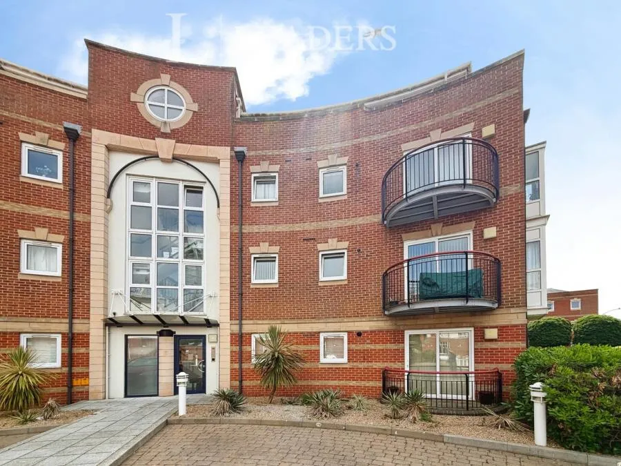 2 bed flat for sale, Gunwharf Quays, Portsmouth, PO1