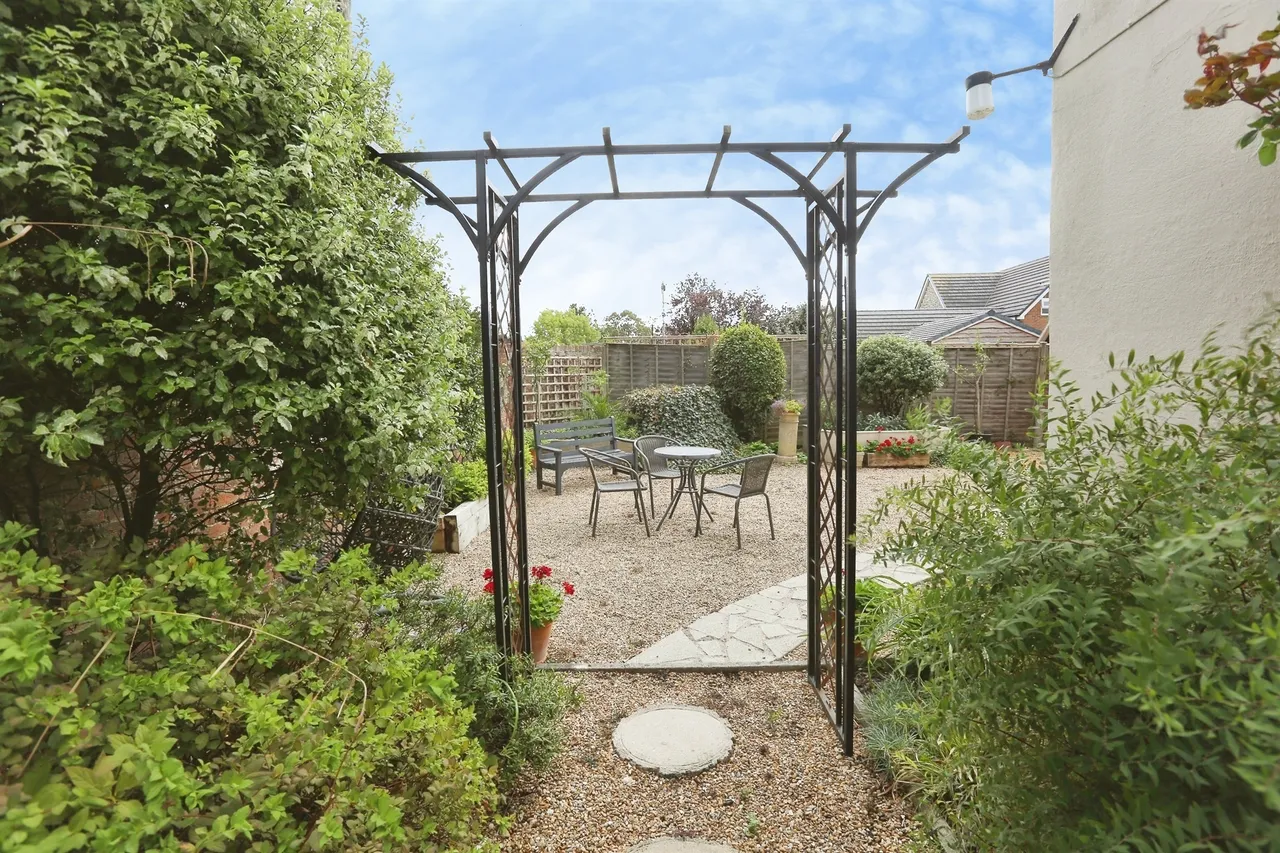 Catisfield Lane, Fareham, PO15, photo 14