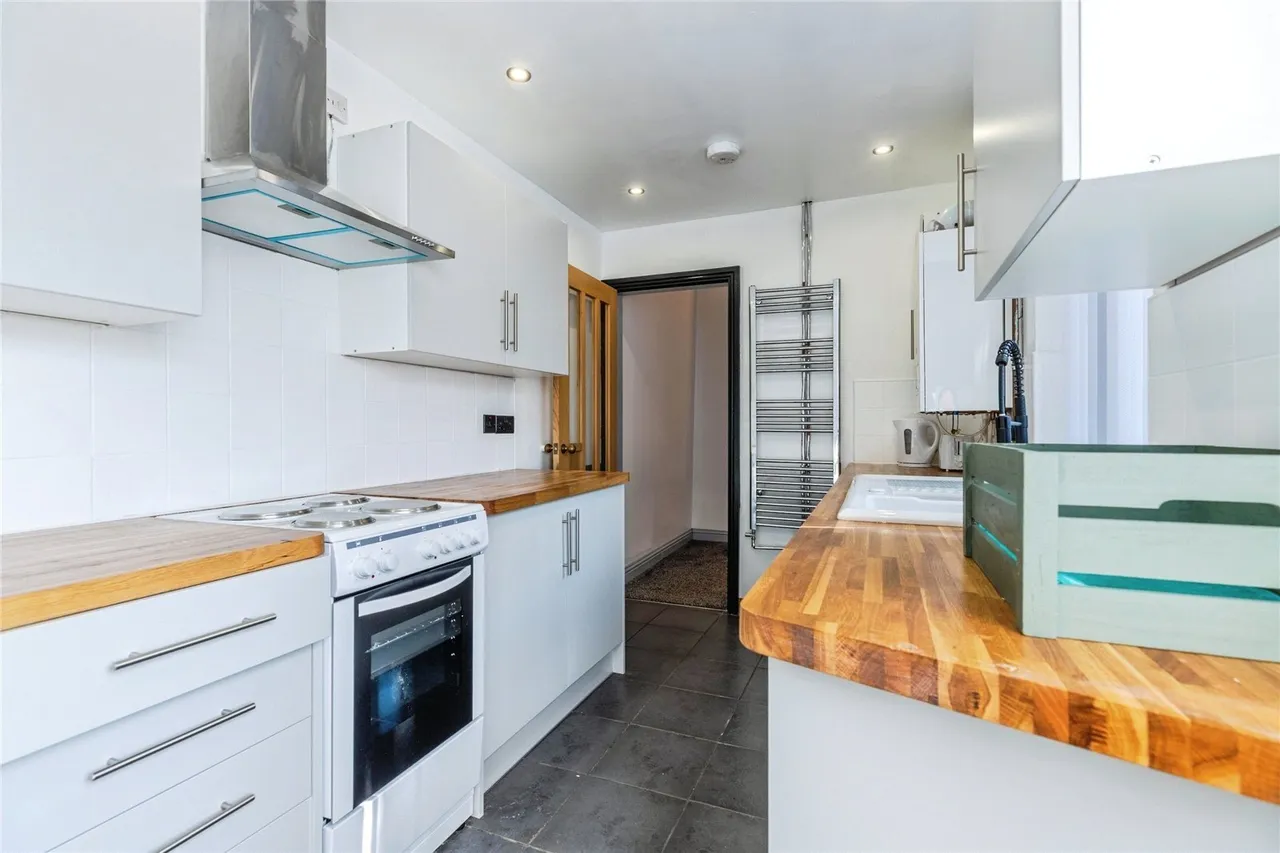 Tottington Road, Bury, BL8, photo 2