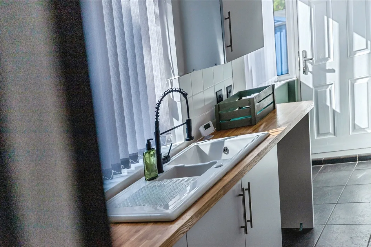 Tottington Road, Bury, BL8, photo 6