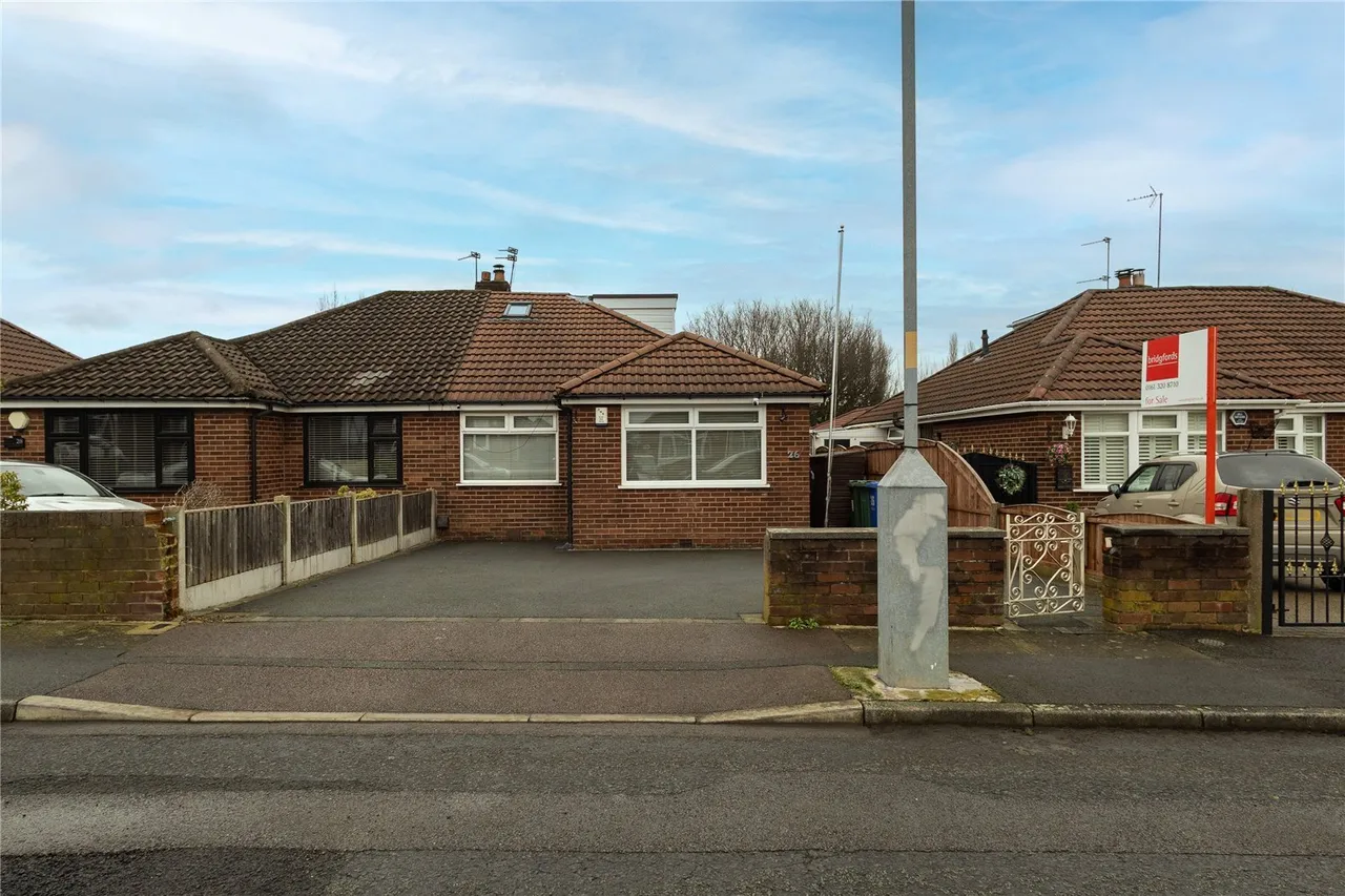 3 bed house for sale — Low Wood Road, Denton, Manchester, Greater Manchester, M34