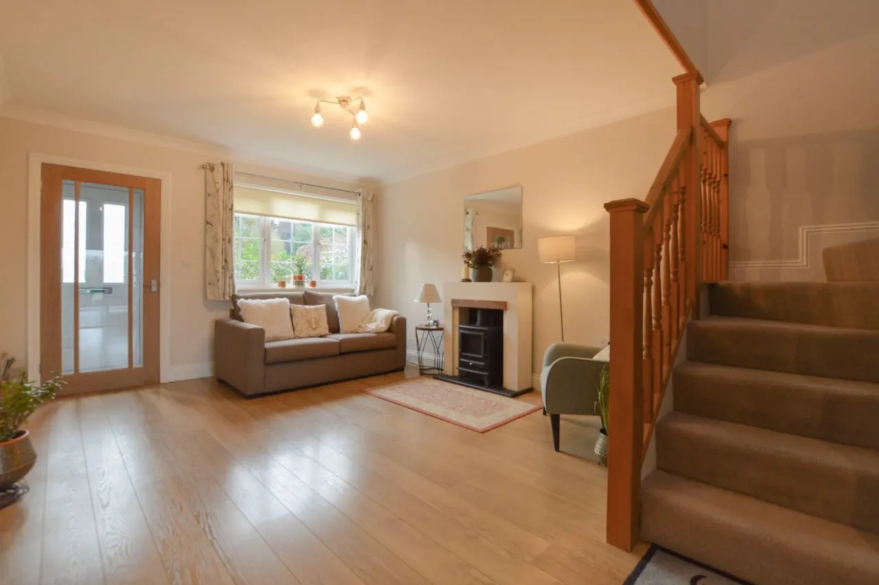 Boltons Lane, Pyrford, Woking, Surrey..., photo 10