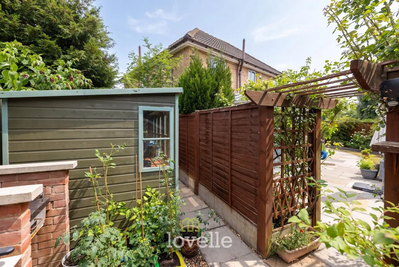 Wisteria Drive, Healing, DN41, photo 32