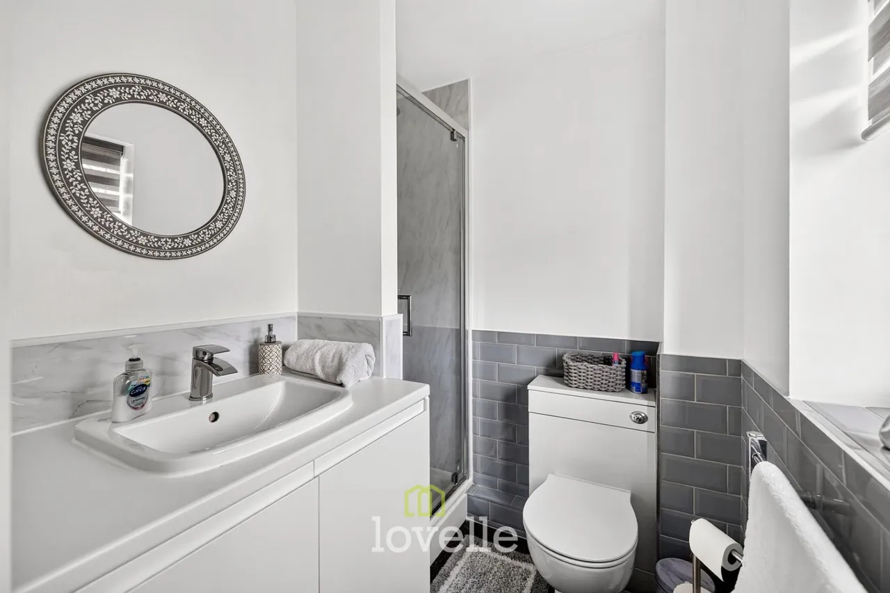 Wisteria Drive, Healing, DN41, photo 18