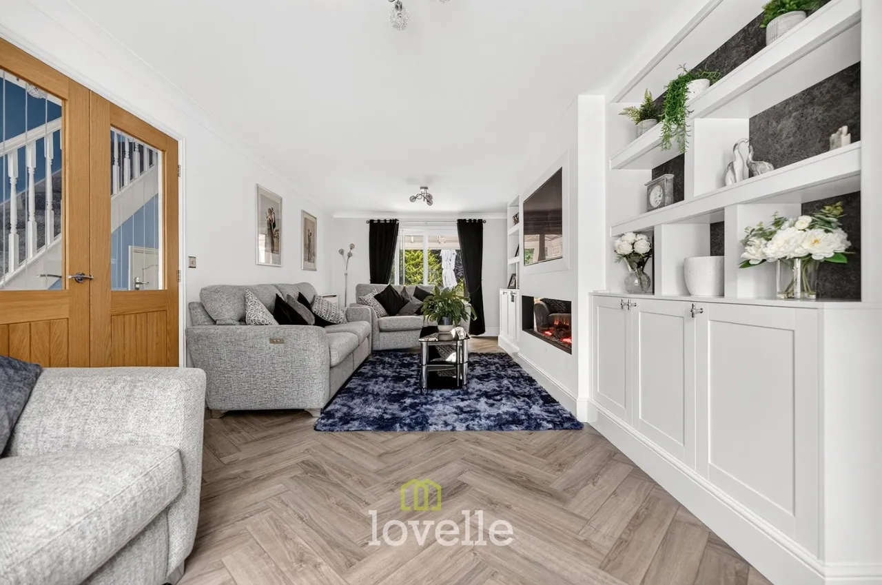 Wisteria Drive, Healing, DN41, photo 9
