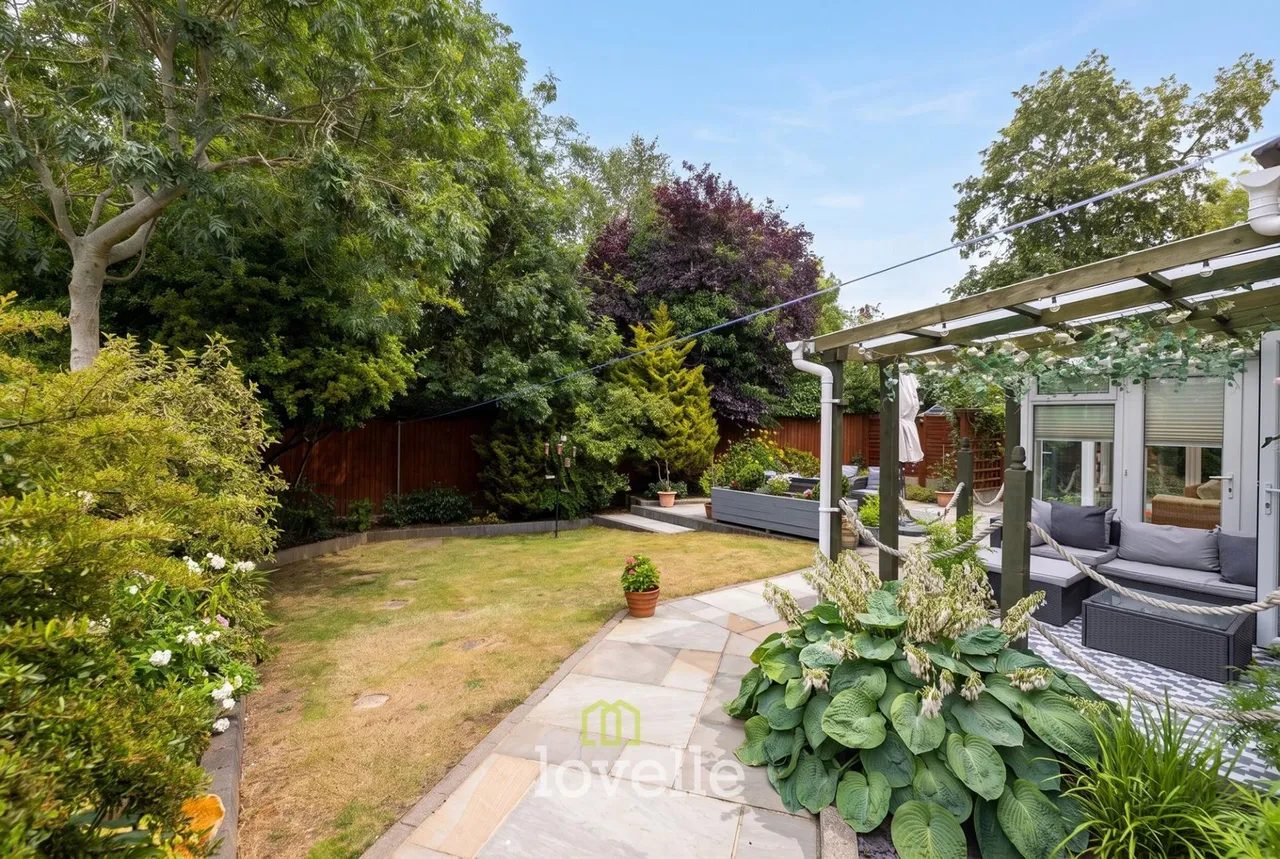 Wisteria Drive, Healing, DN41, photo 2