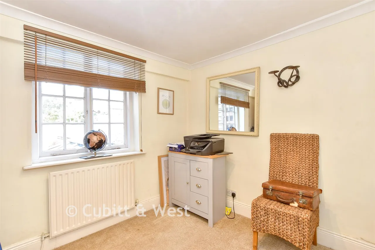Tarrant Street, Arundel, BN18, photo 17