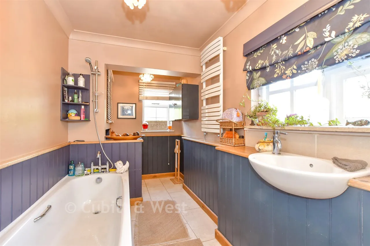Tarrant Street, Arundel, BN18, photo 18