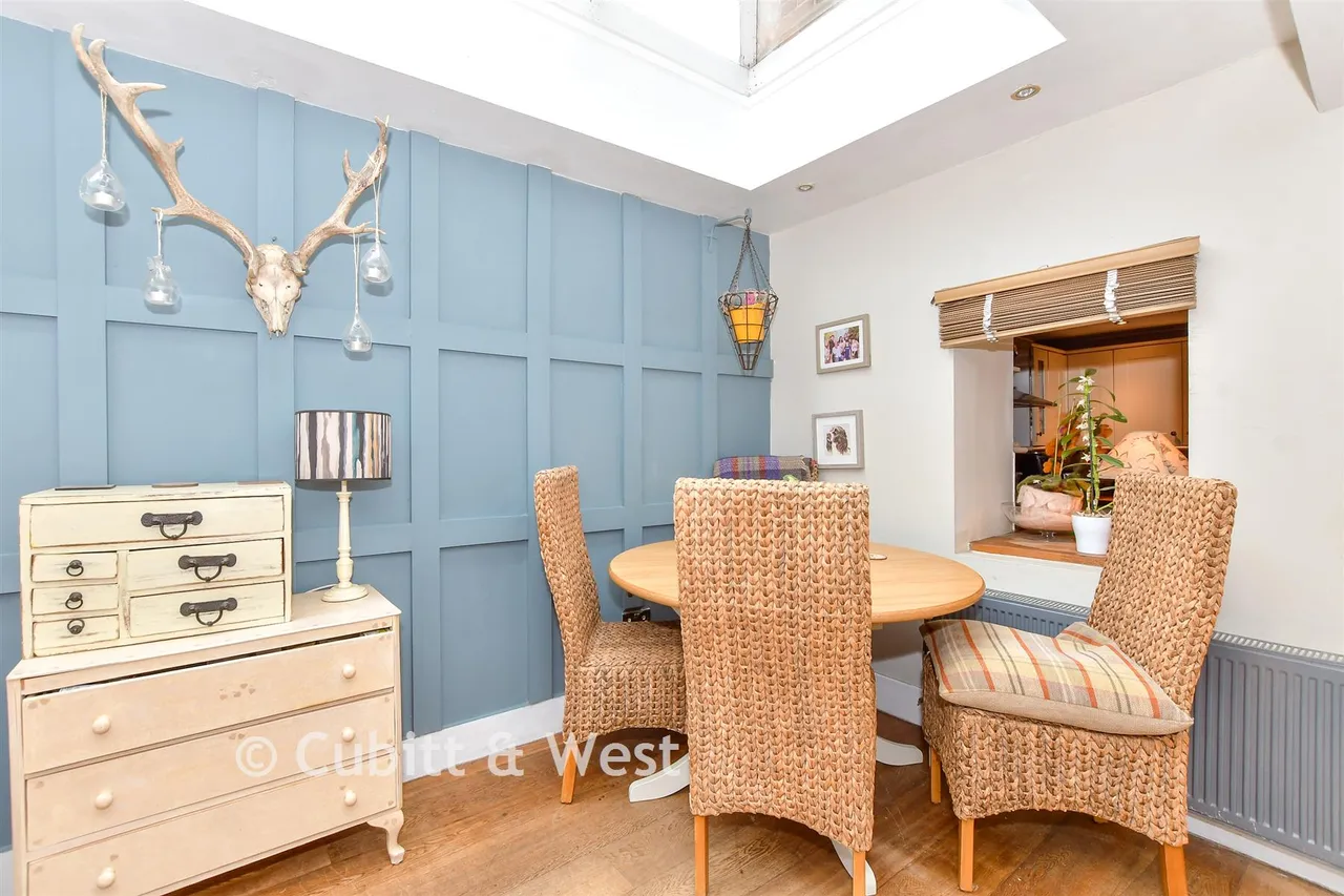 Tarrant Street, Arundel, BN18, photo 13