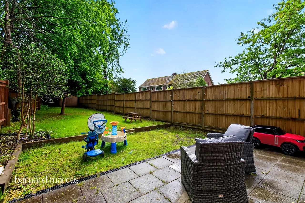 London Road, Redhill, RH1, photo 3