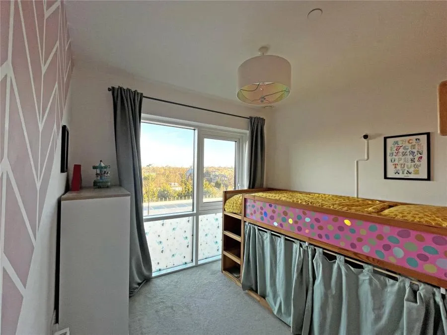 Longfield Avenue, London, W5, photo 8