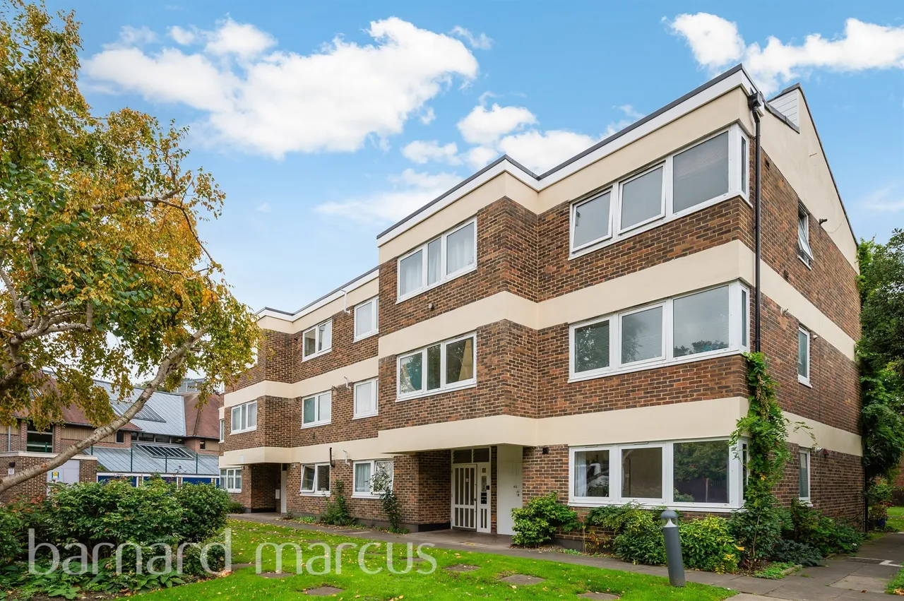 1 bed flat for sale — Clifton Road, London