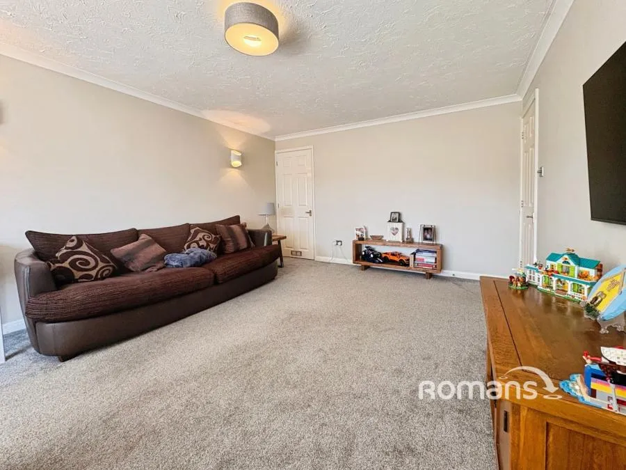 Reading Road, Eversley, RG27, photo 11