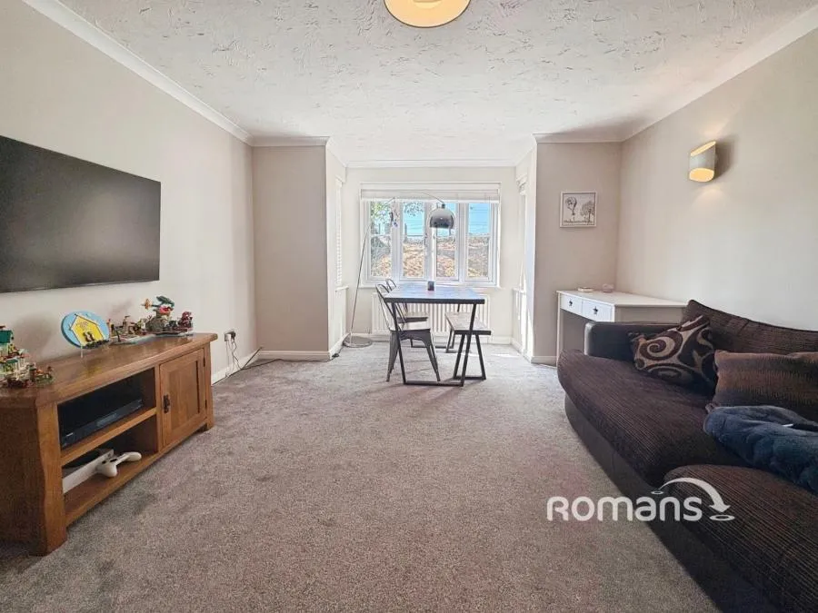 Reading Road, Eversley, RG27, photo 13