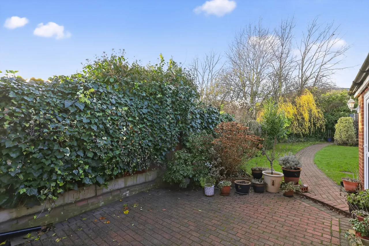 Southfield Avenue, Watford, WD24, photo 21
