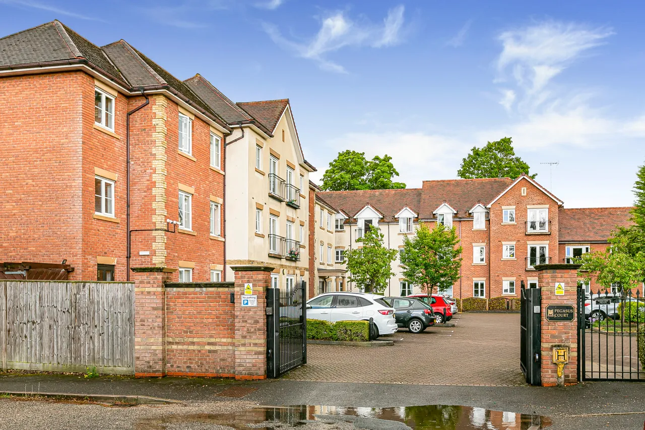 Albany Place, Egham, TW20, photo 5