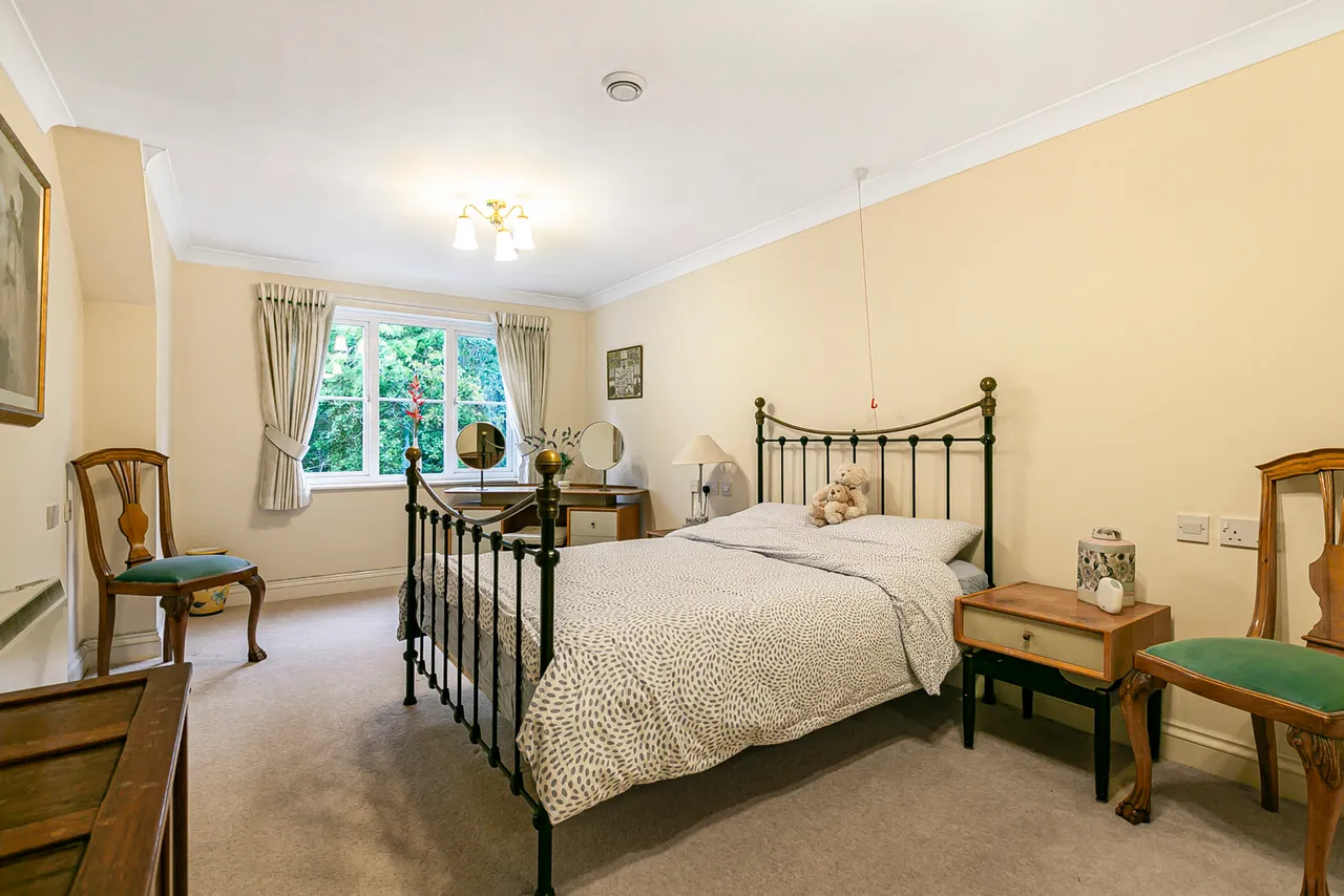 Albany Place, Egham, TW20, photo 4