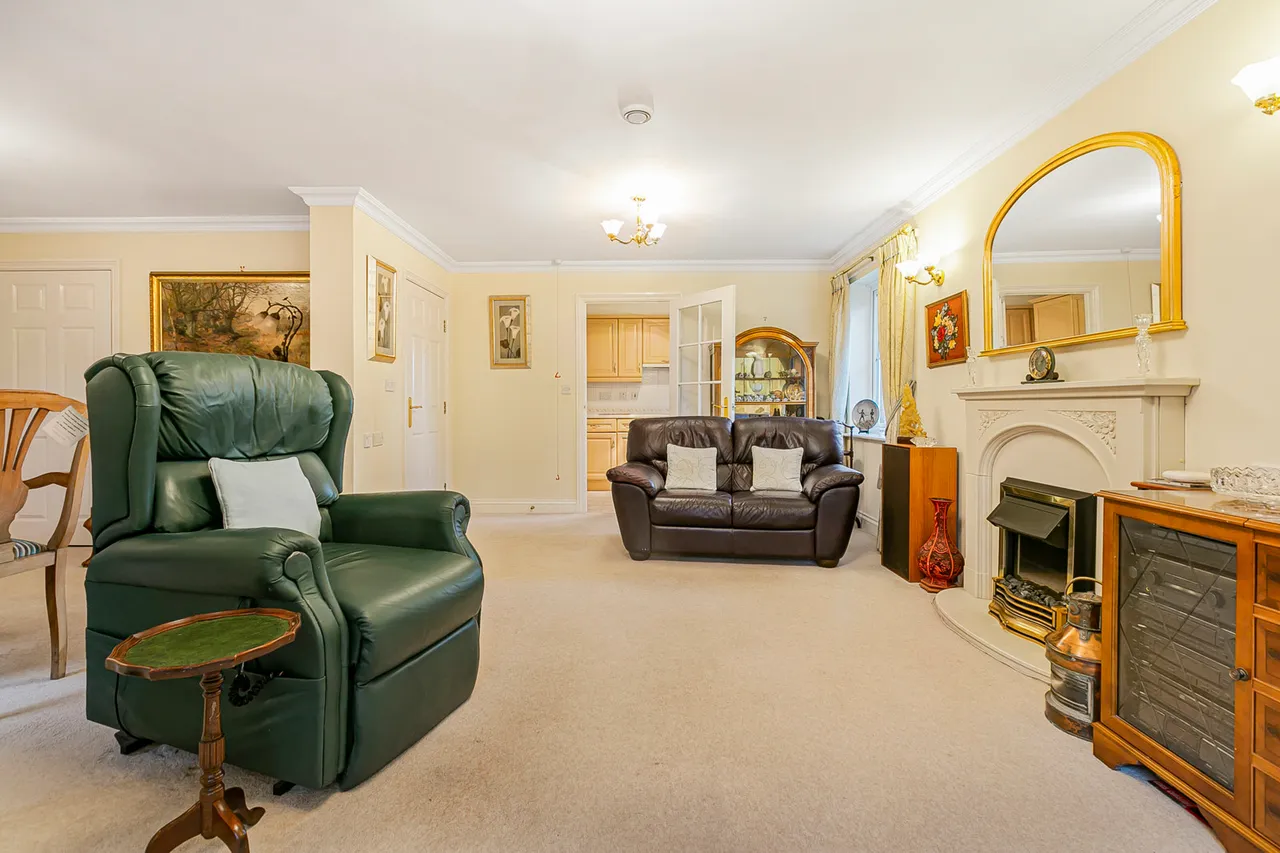 Albany Place, Egham, TW20, photo 6