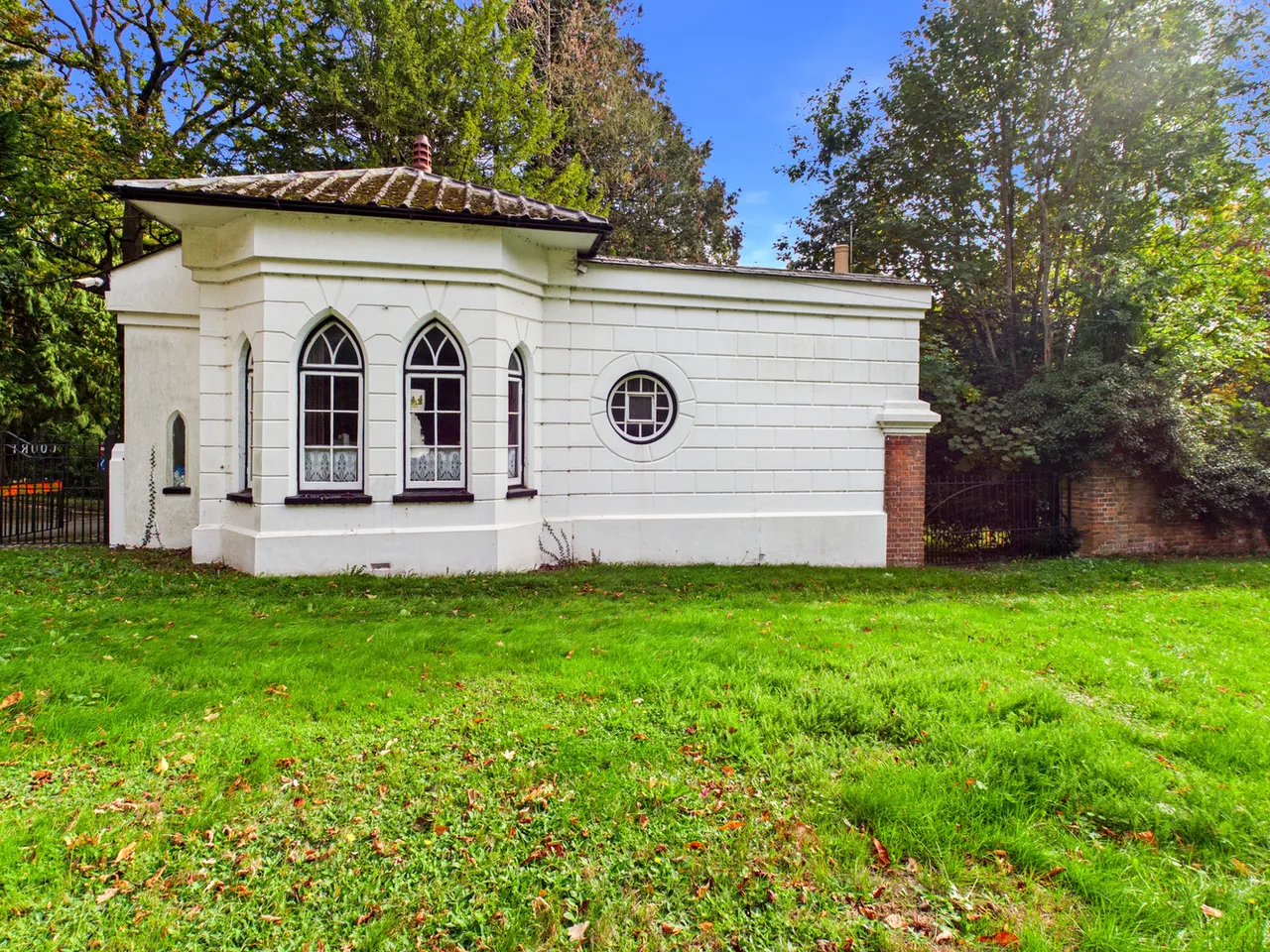 Church Road, Lane End, HP14, photo 10
