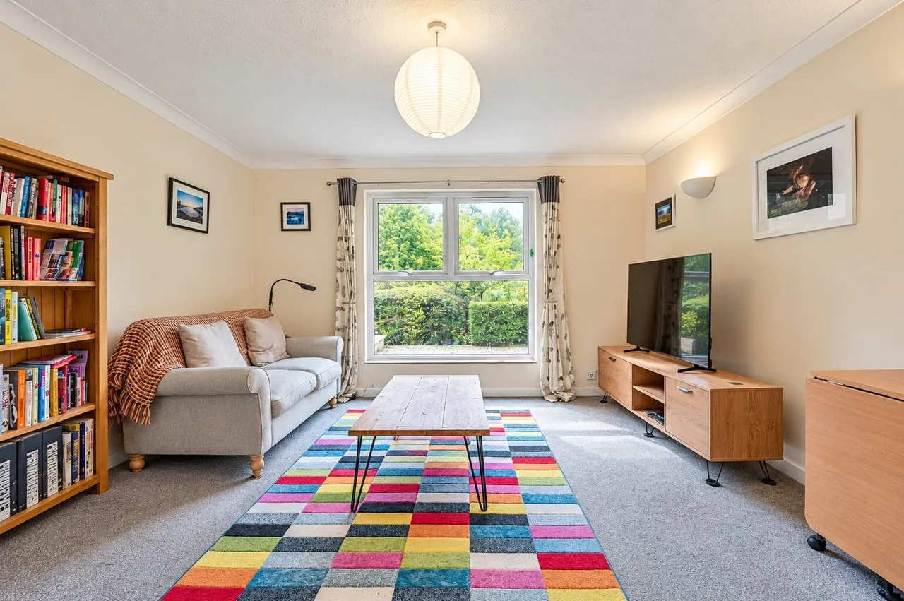 56 Chapel Fields, Charterhouse Road, Godalming, photo 2
