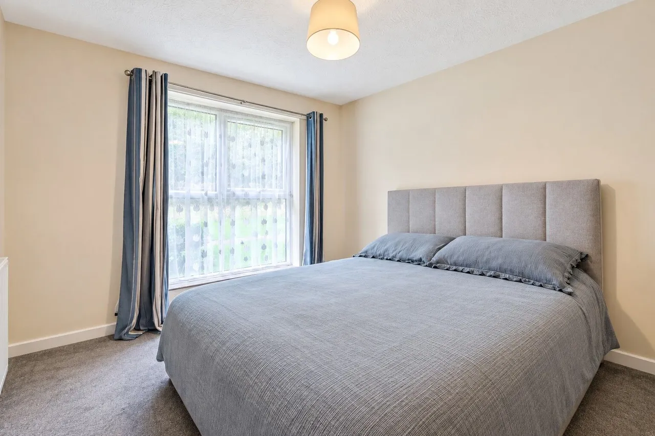 56 Chapel Fields, Charterhouse Road, Godalming, photo 4
