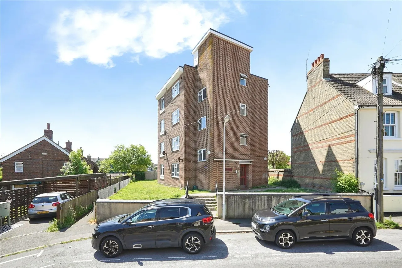 2 bed flat for sale, Harvey Street, Folkestone, CT20