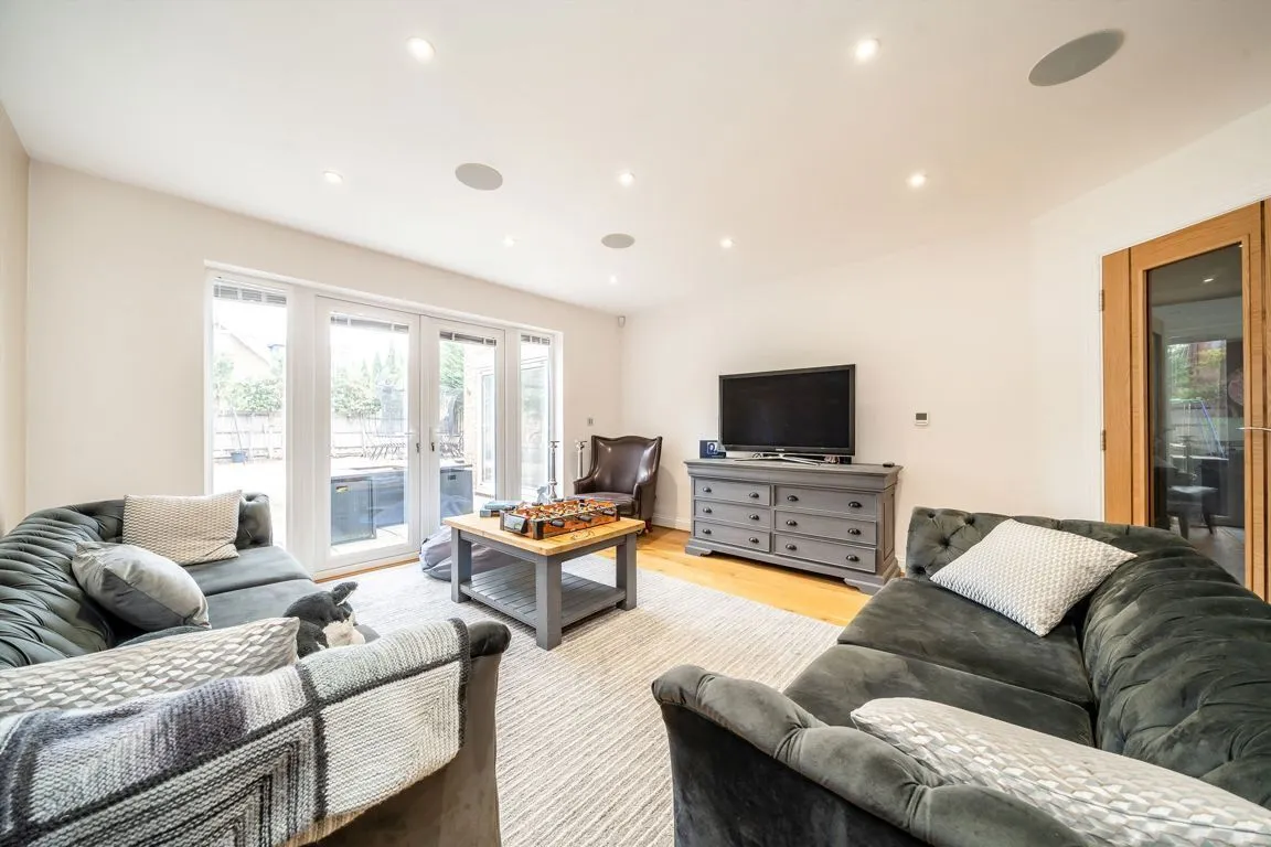 Hanger Hill, Weybridge, KT13, photo 2