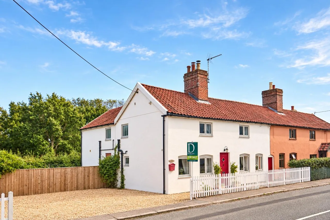 4 bed house for sale, High Road, Wortwell, IP20