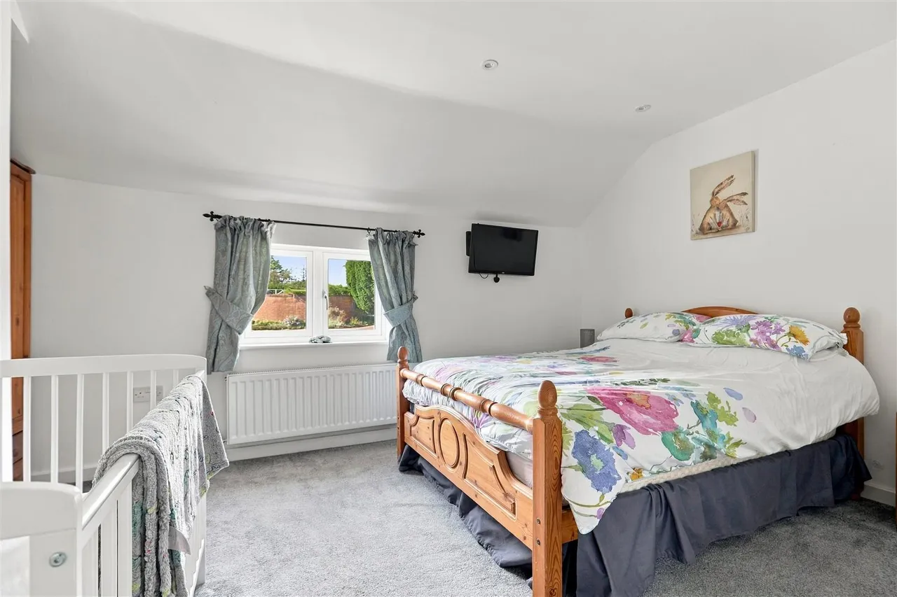 High Road, Wortwell, IP20, photo 29