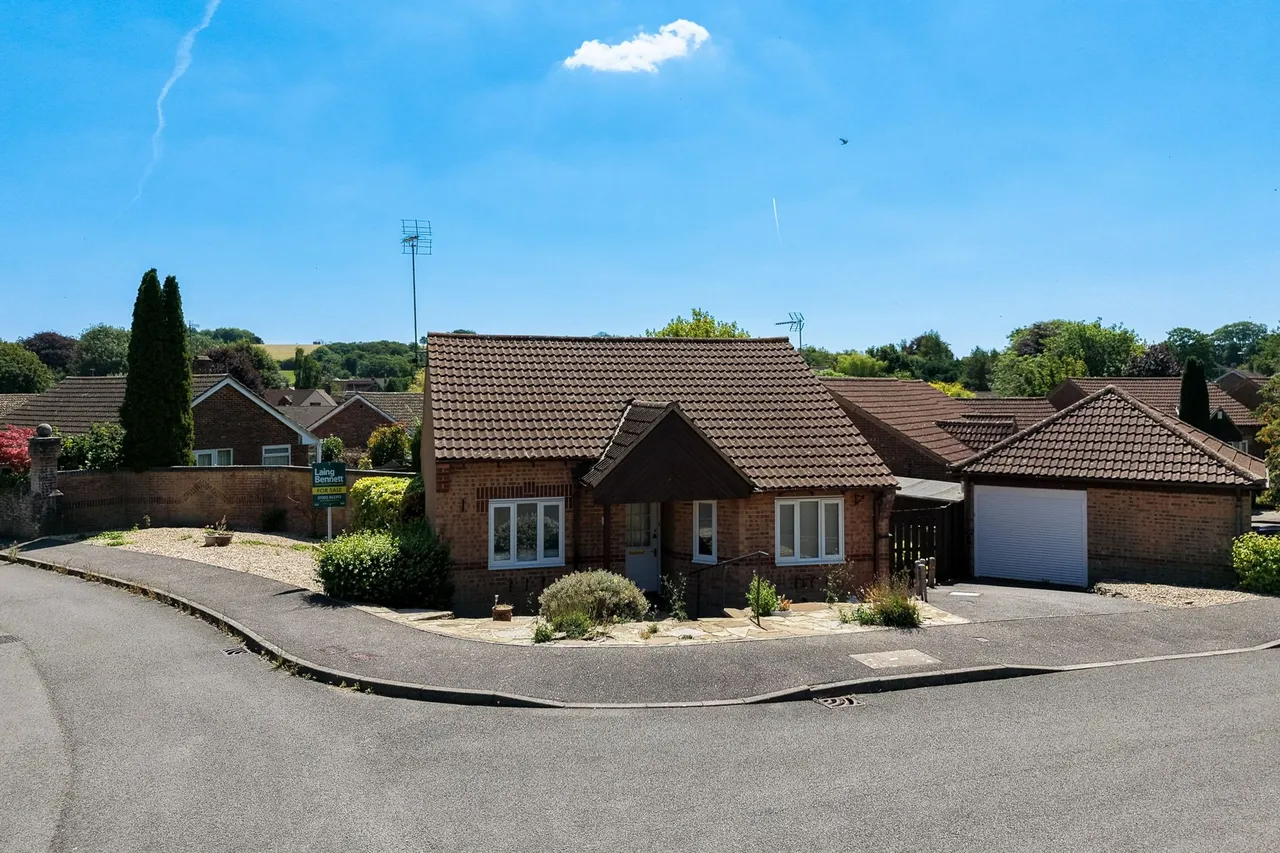 2 bed house for sale, Mount Pleasant Close, Lyminge, CT18