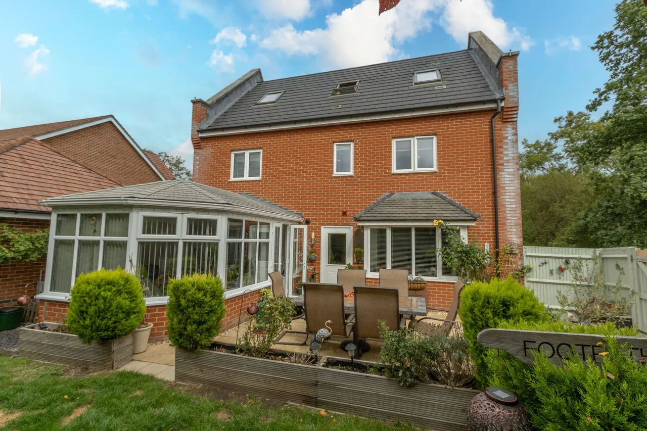 St. Savin, Hartley Wintney, Hook, RG27 8BN, photo 22