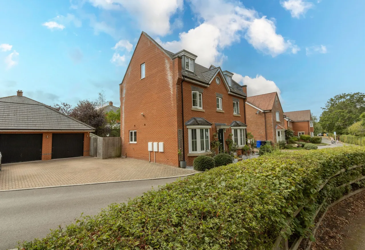 St. Savin, Hartley Wintney, Hook, RG27 8BN, photo 25