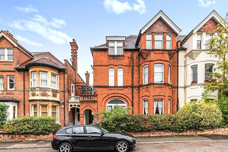 1 bed flat for sale — Claremont Gardens, Surbiton, Surrey, KT6