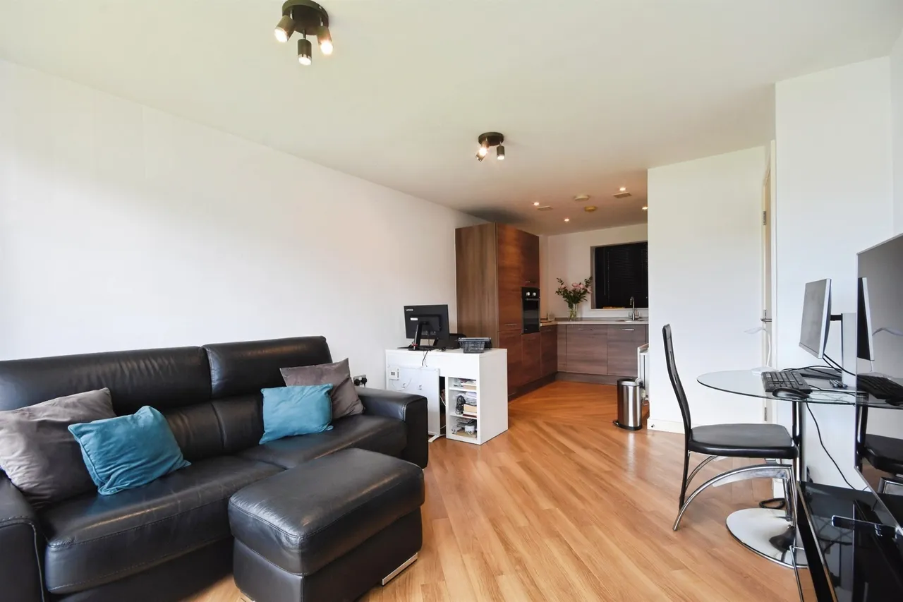 Rollason Way, Brentwood, photo 3