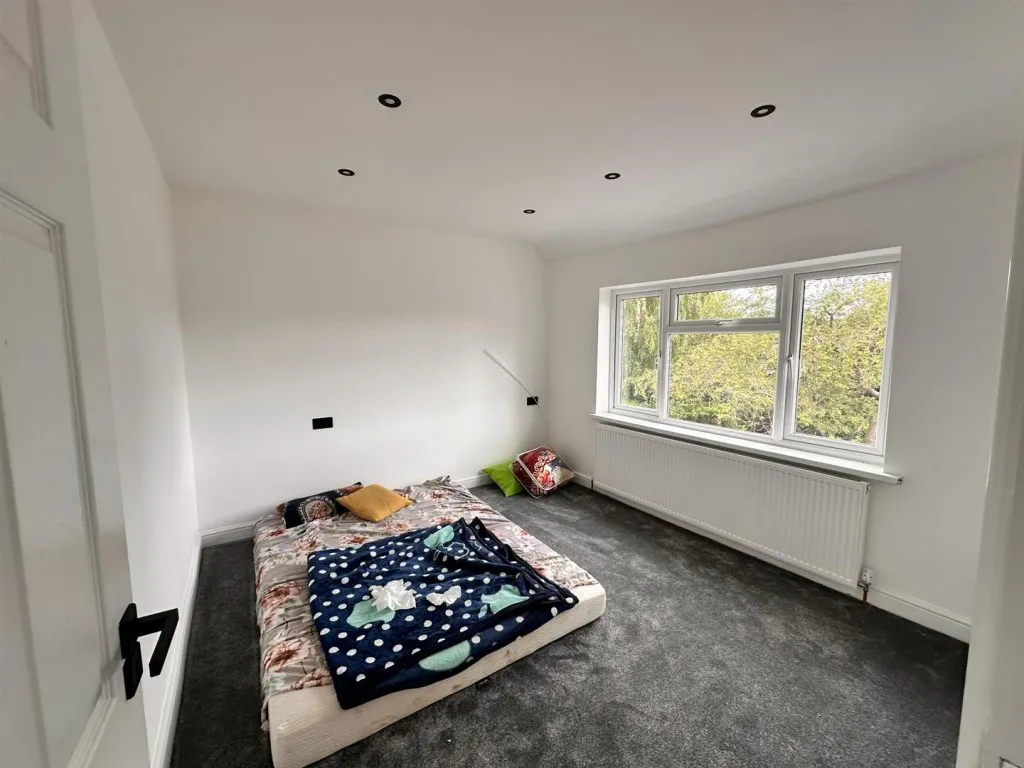 The Grove, Great Barr, B43, photo 11
