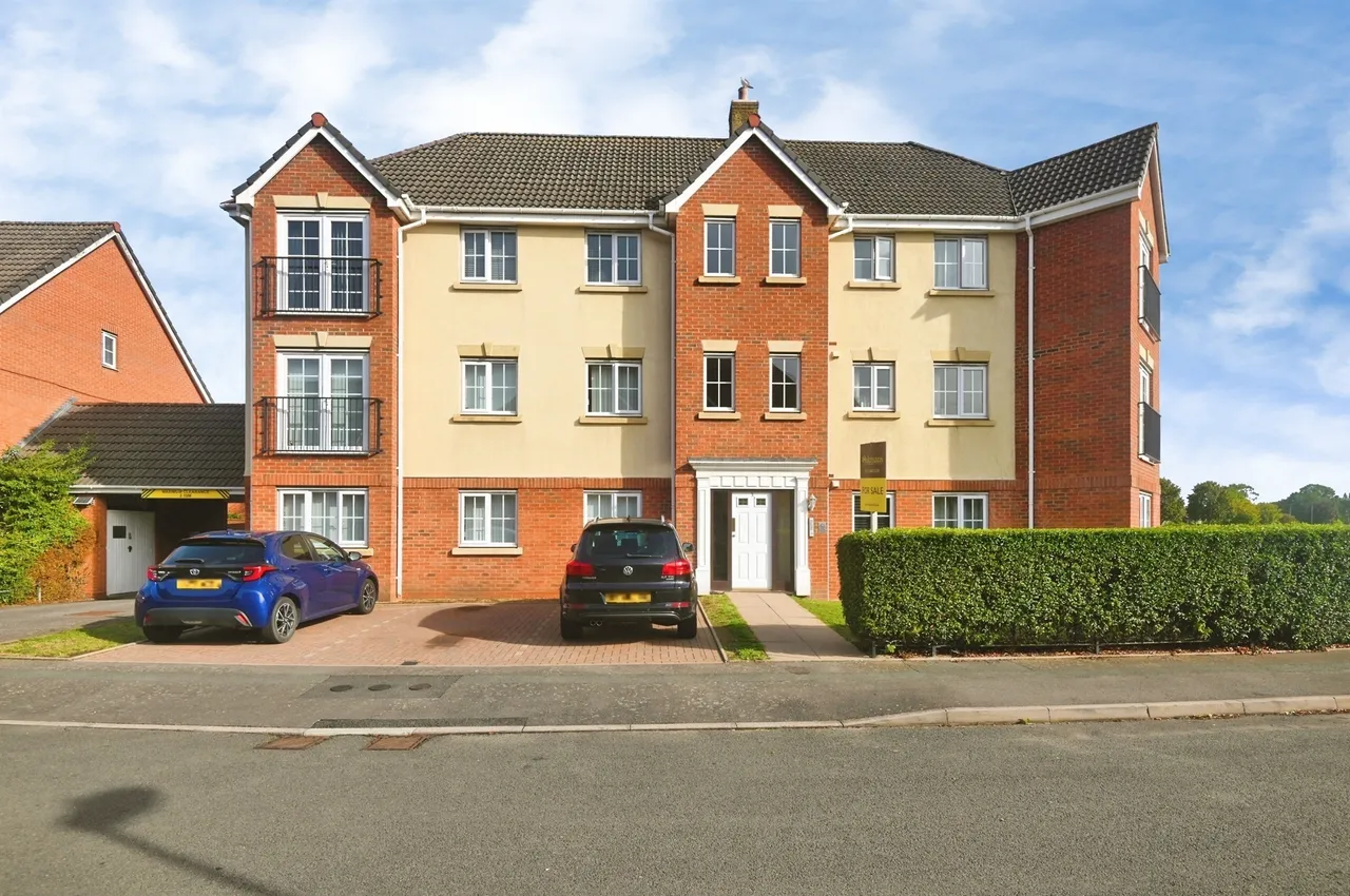2 bed flat for sale — School Drive, Shard End, Birmingham