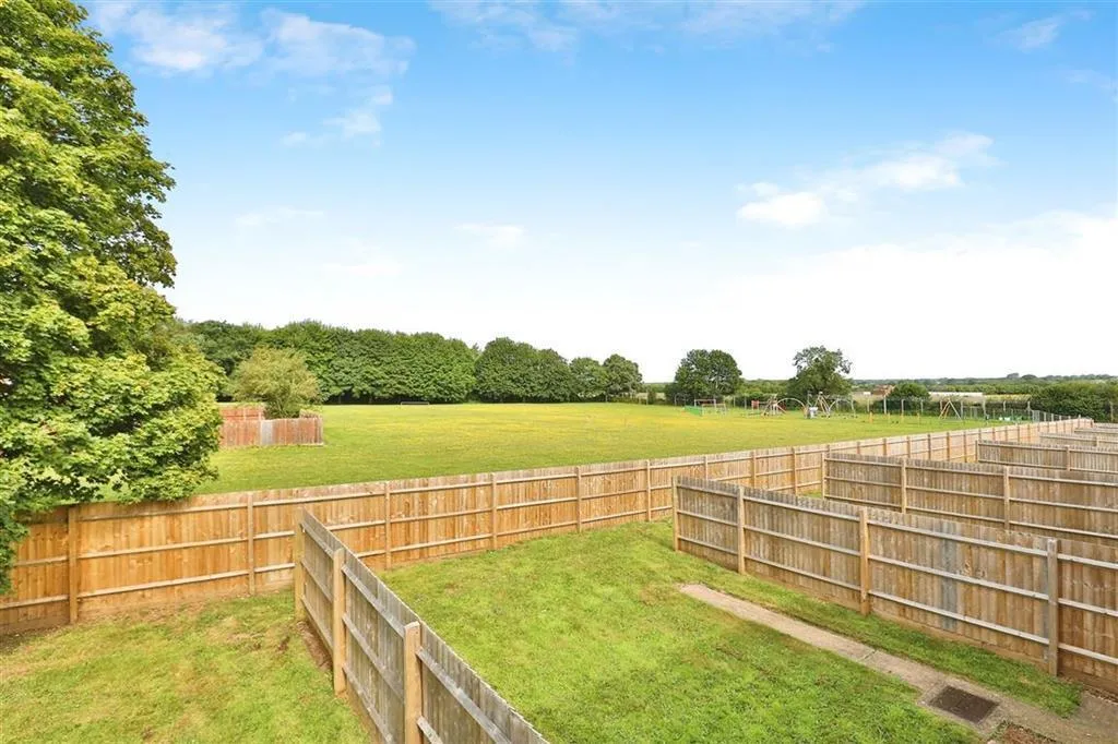 North Avenue, Swanton Morley, NR20, photo 6