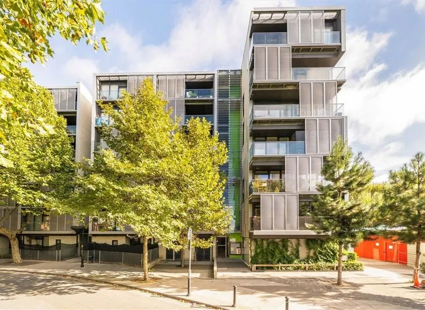 1 bed flat for sale, Garland Close, London Bridge, SE1
