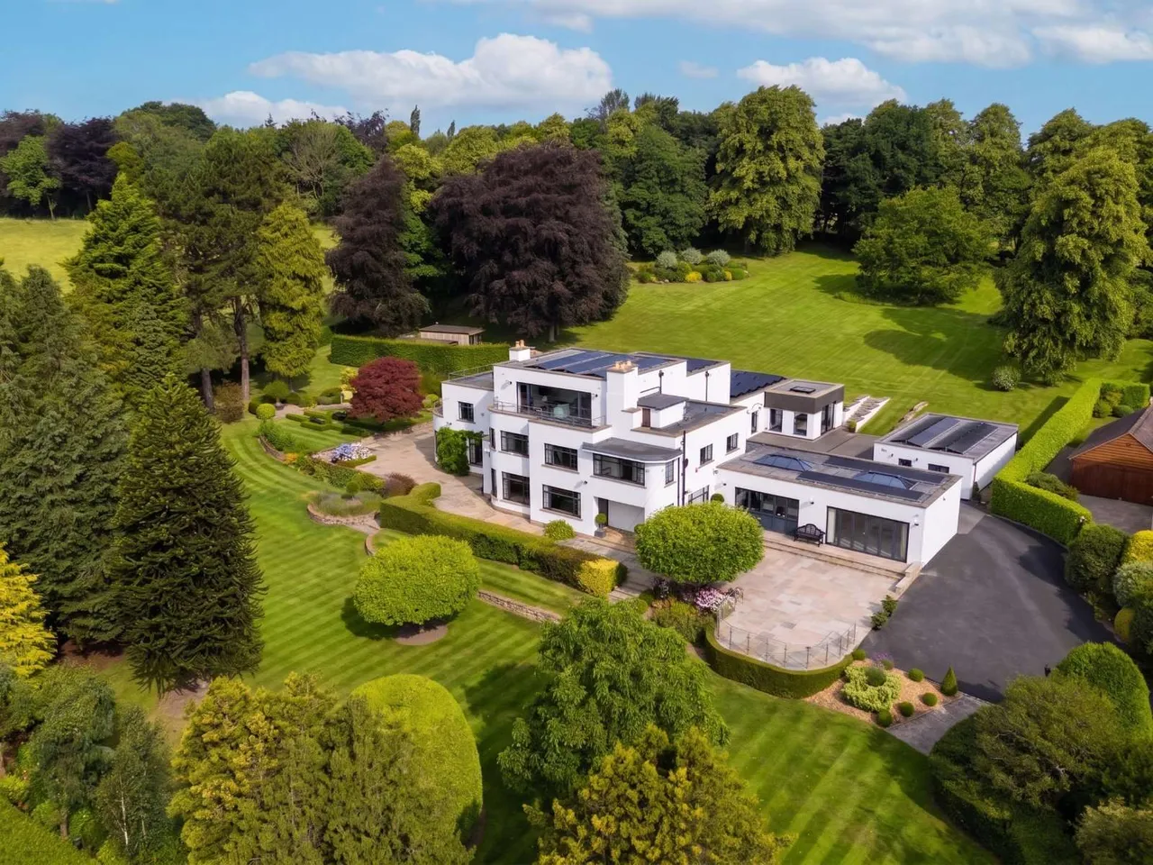 6 bed house for sale — Hill Foot Lane, Pannal, Harrogate, North Yorkshire, HG3 1NT