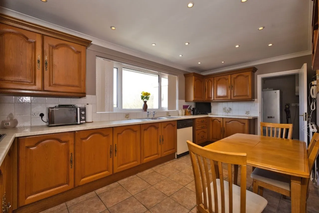 Broadshard, Crewkerne, TA18, photo 18