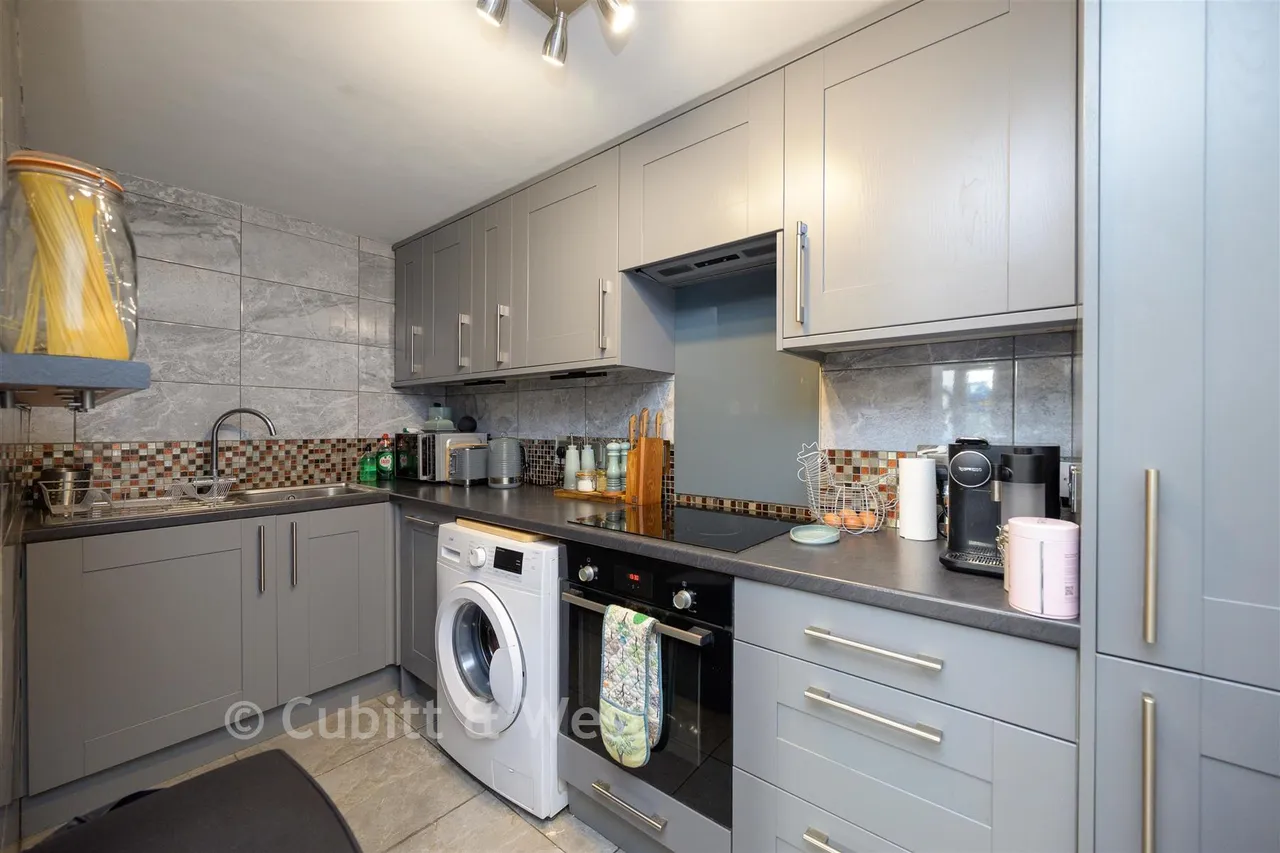 London Road, Redhill, RH1, photo 7