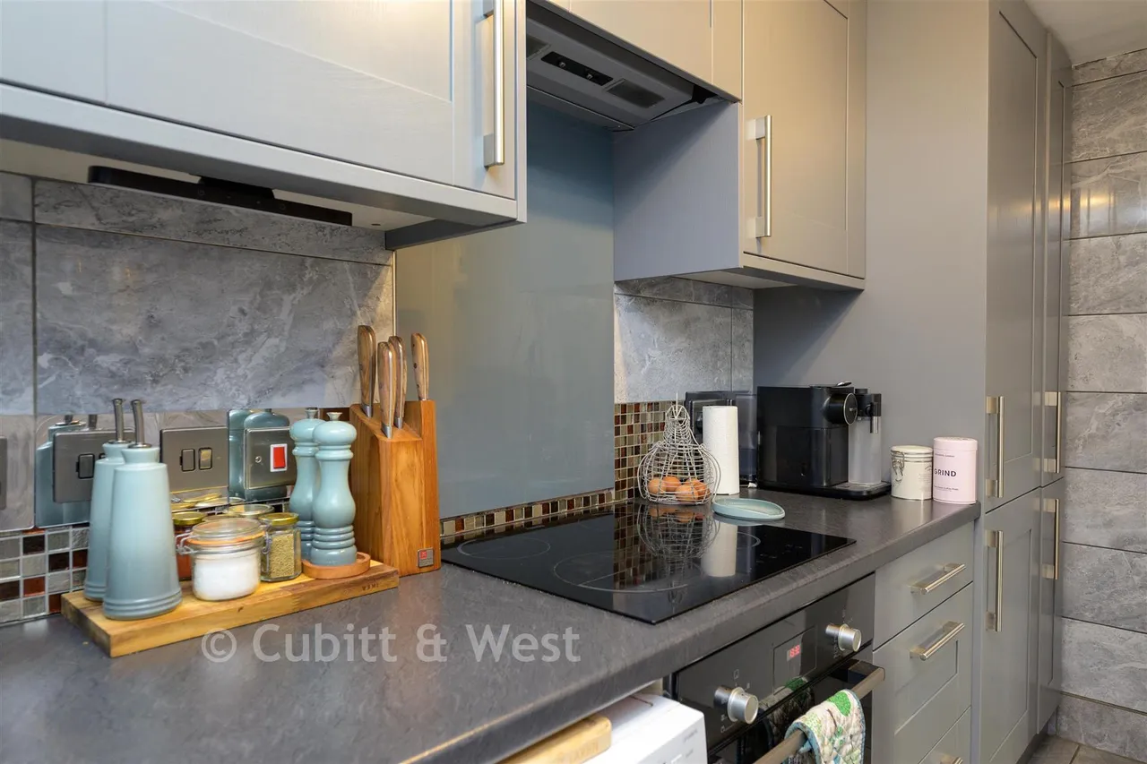 London Road, Redhill, RH1, photo 8