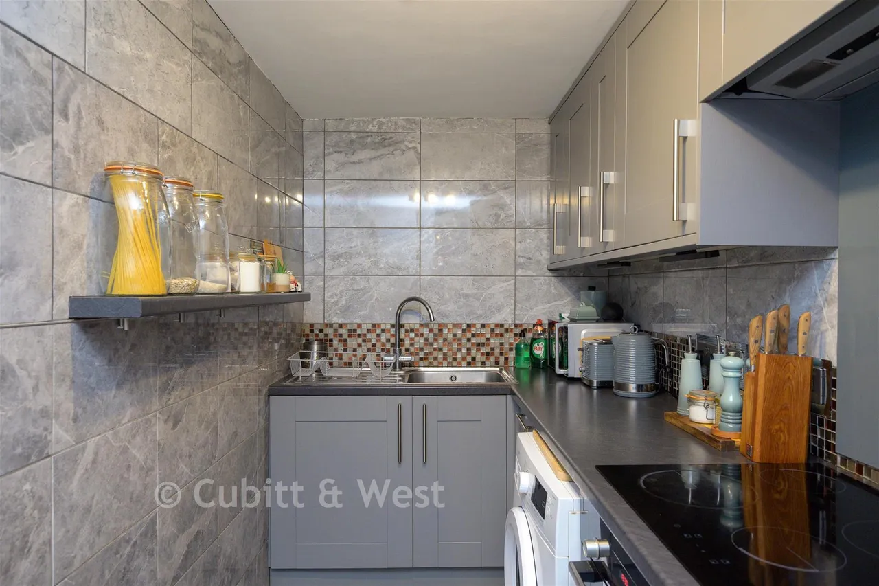London Road, Redhill, RH1, photo 15