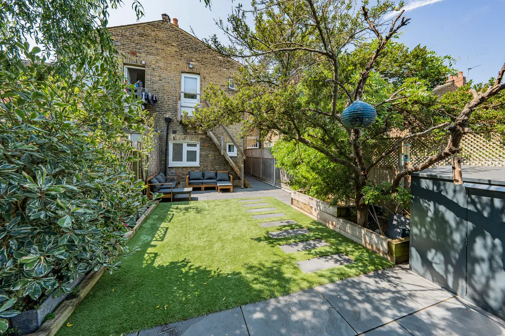 Mafeking Avenue, Brentford, TW8, photo 22