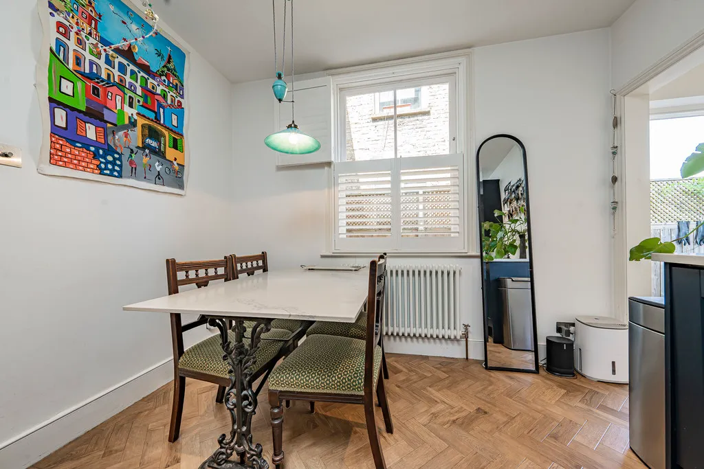 Mafeking Avenue, Brentford, TW8, photo 18