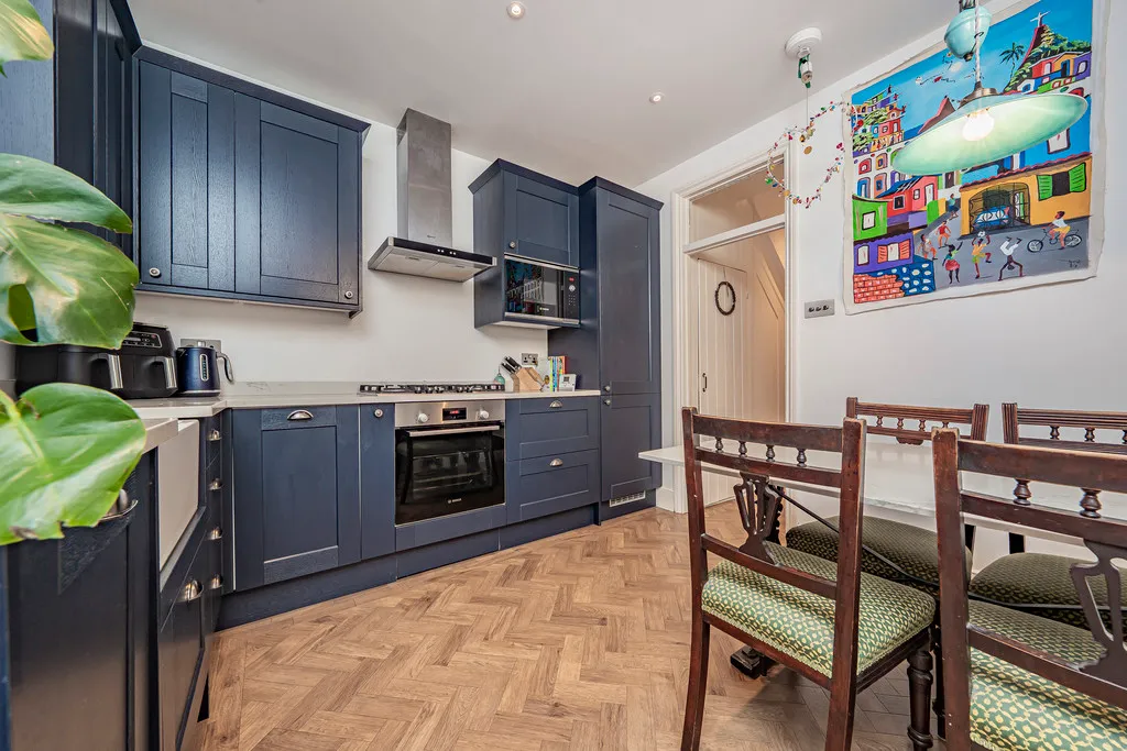 Mafeking Avenue, Brentford, TW8, photo 7